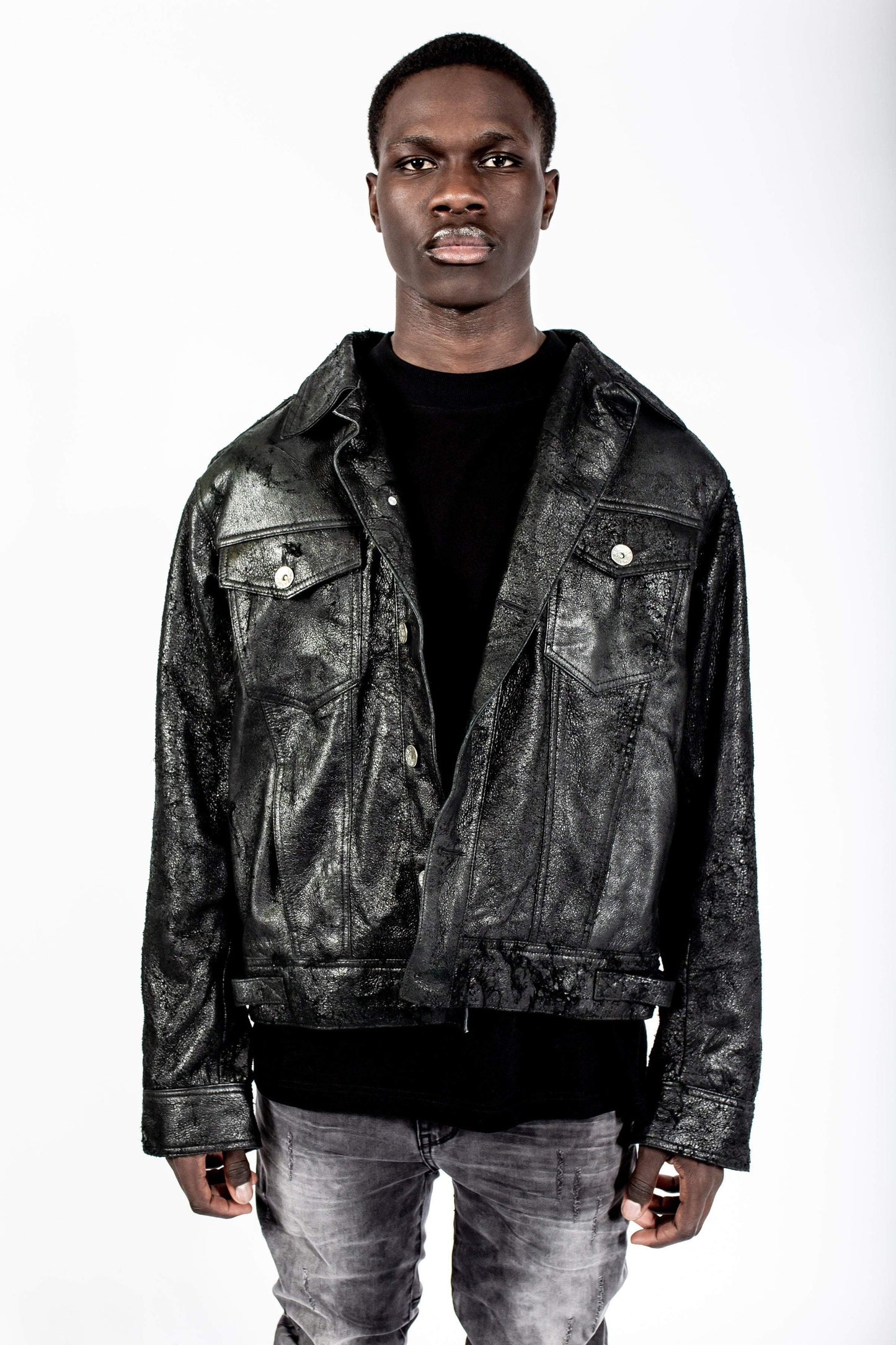 LB Distressed Trucker Jacket - Black