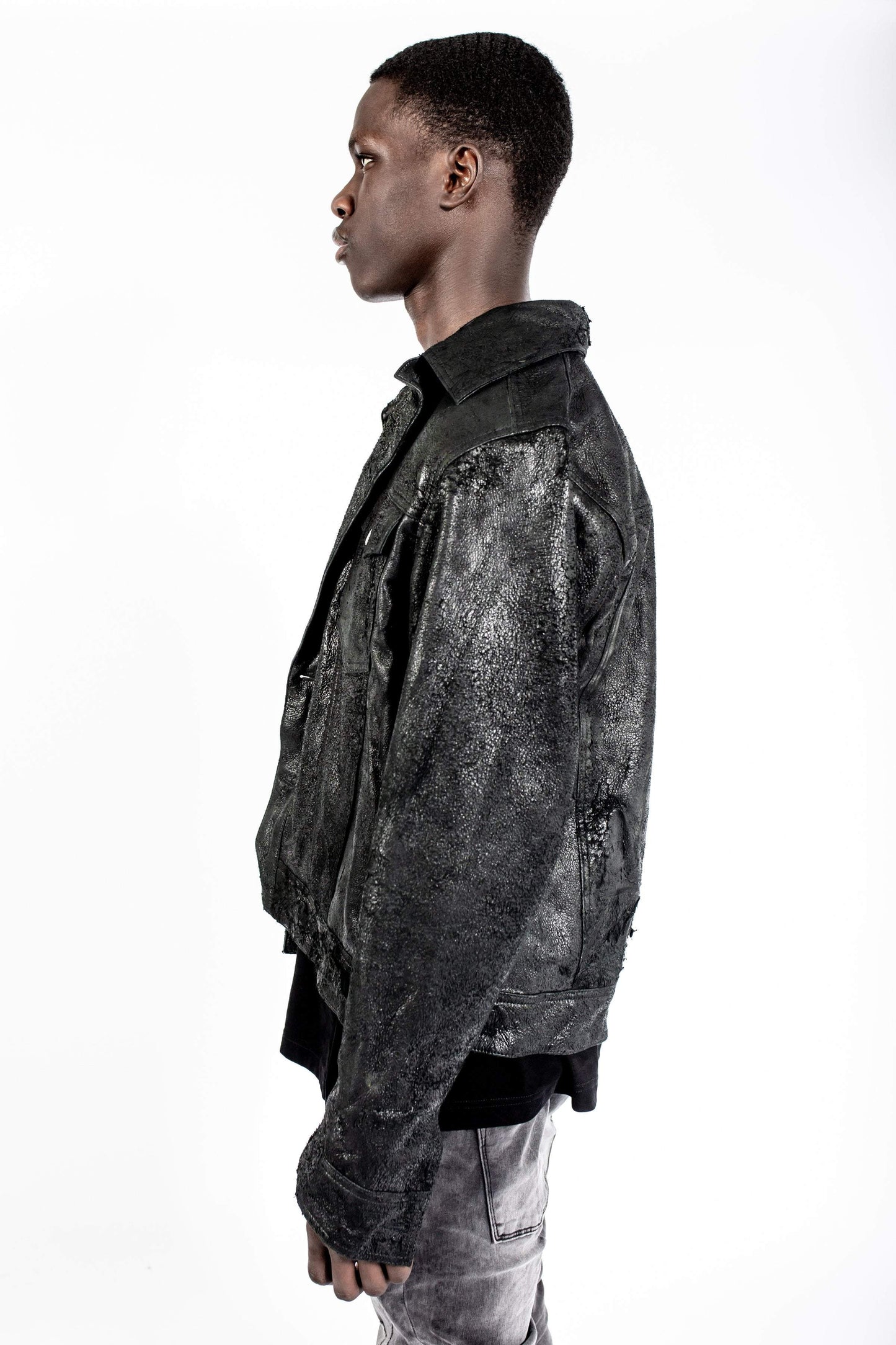 LB Distressed Trucker Jacket - Black