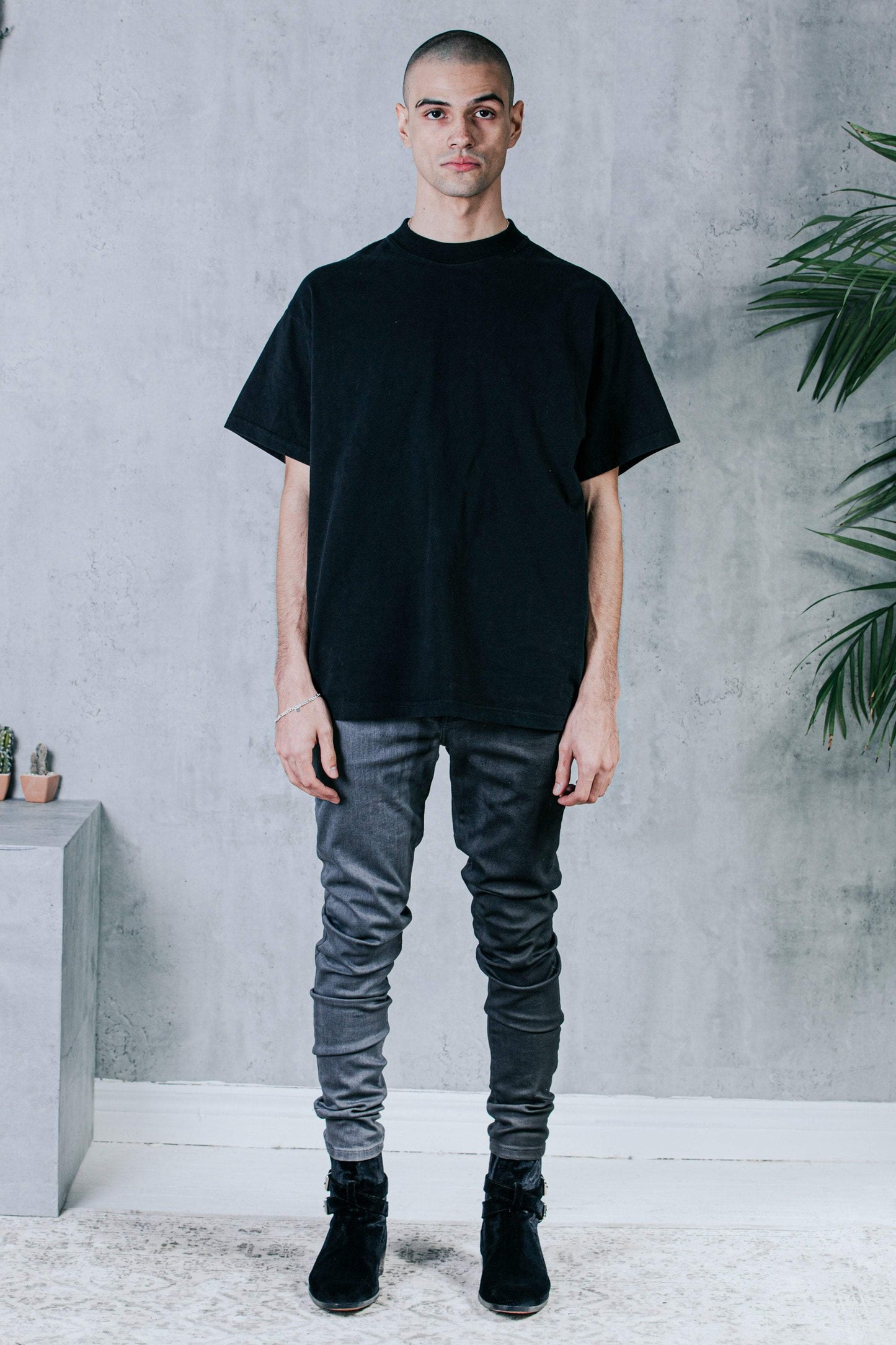 Ver The Basics Tee - Black